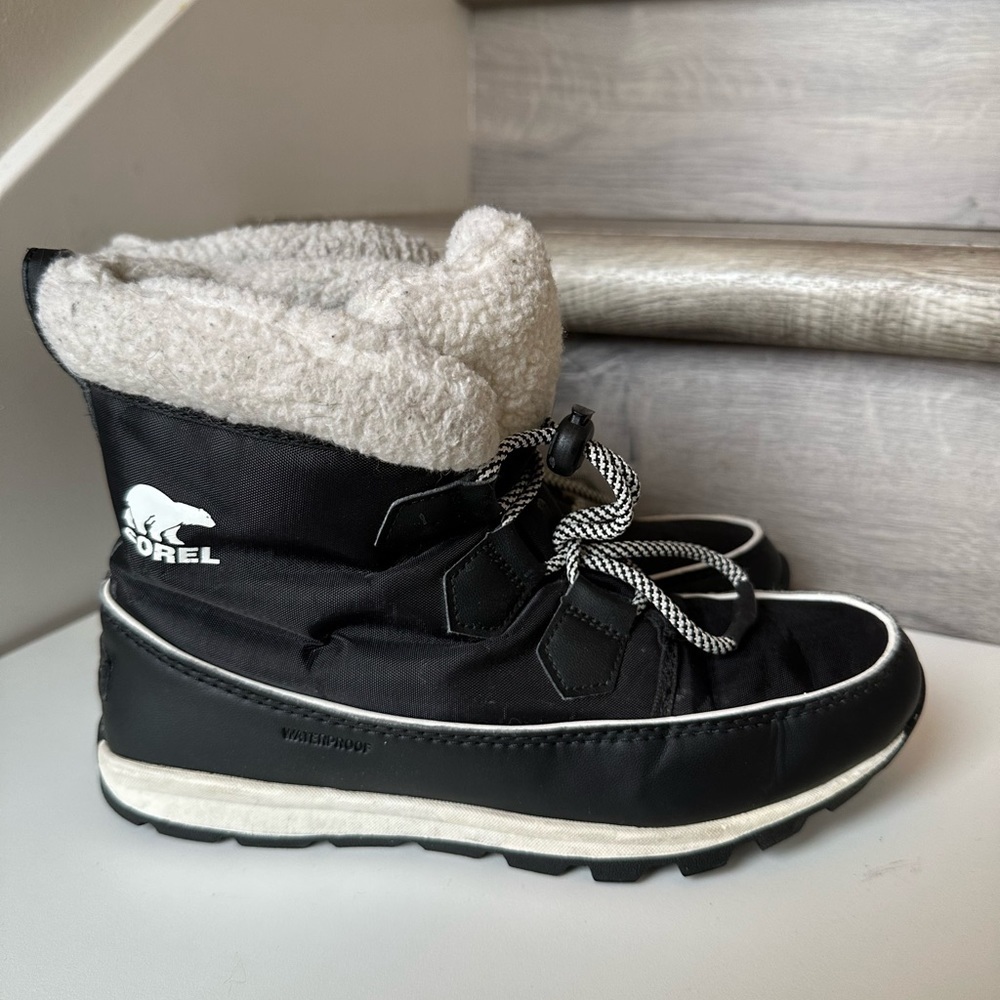 Sorel Black Whitney Carnival
Waterproof Snow Winter Boots size 6